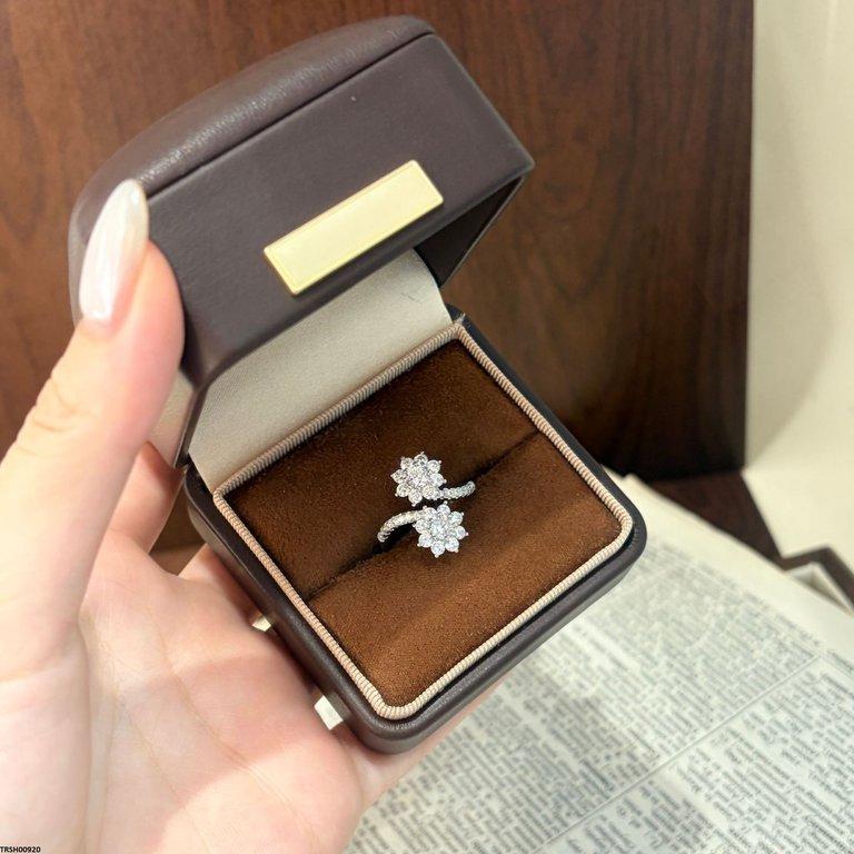 TRSH00920 CJD Double Flower Ring Adjustable - TRSH