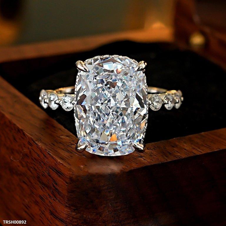 TRSH00892 KRL Oval ZIRCON Stone Ring Adjustable - TRSH