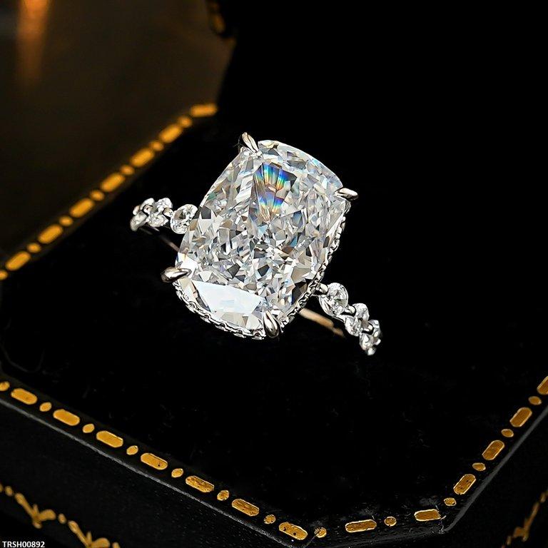TRSH00892 KRL Oval ZIRCON Stone Ring Adjustable - TRSH