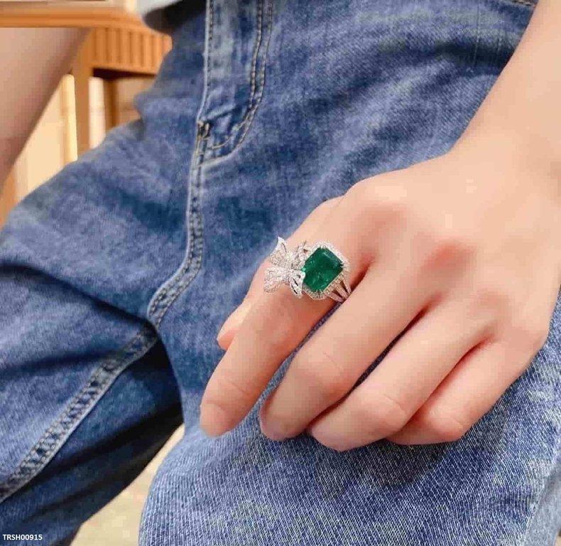 TRSH00915 CJD Greenish Square Step Butterfly Ring - TRSH