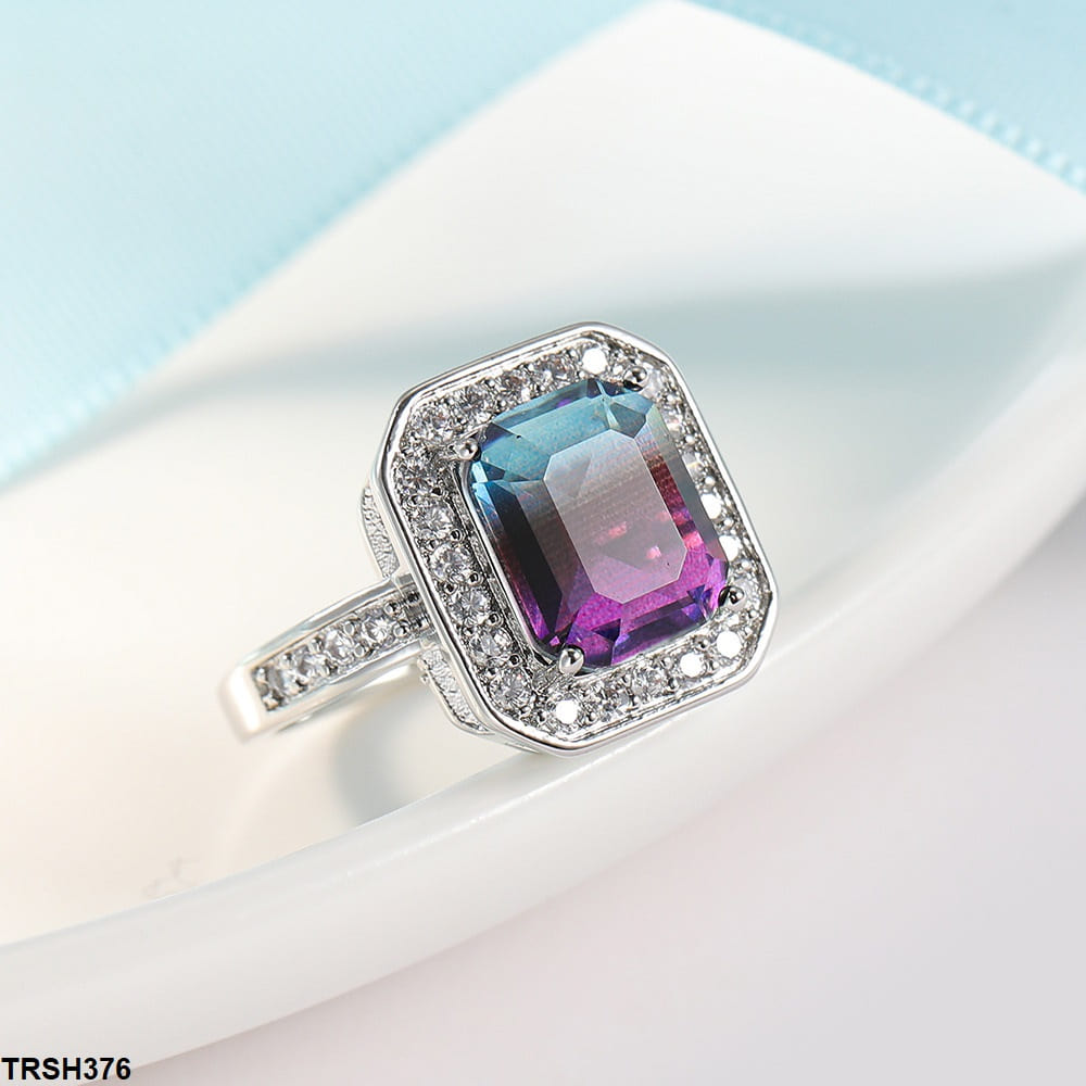 TRSH376 YLE Radiant Step Ring